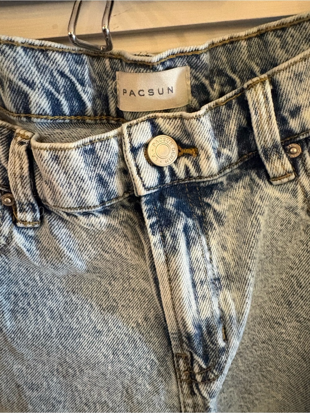 PacSun Women’s High-Rise Light Blue Straight Jeans - Picture 2 of 6